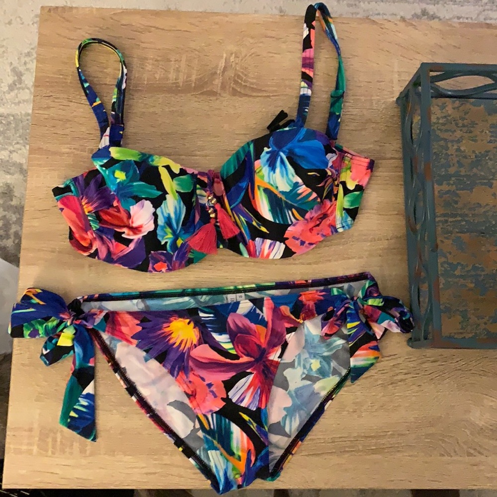 Tropical floral bikini